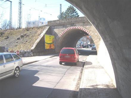 Erlkamer Str zwischen DB-Brücken rechts, 83607, Mitte