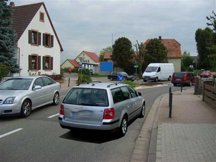 Böhlweg 2 (L 542)  / Hauptstr. quer, 76877, 