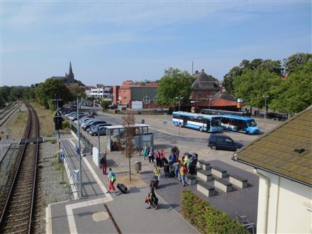 Bahnhofstr. 2  / Si. Bahnhofsvorplatz / Busbhf., 24306, Innenstadt